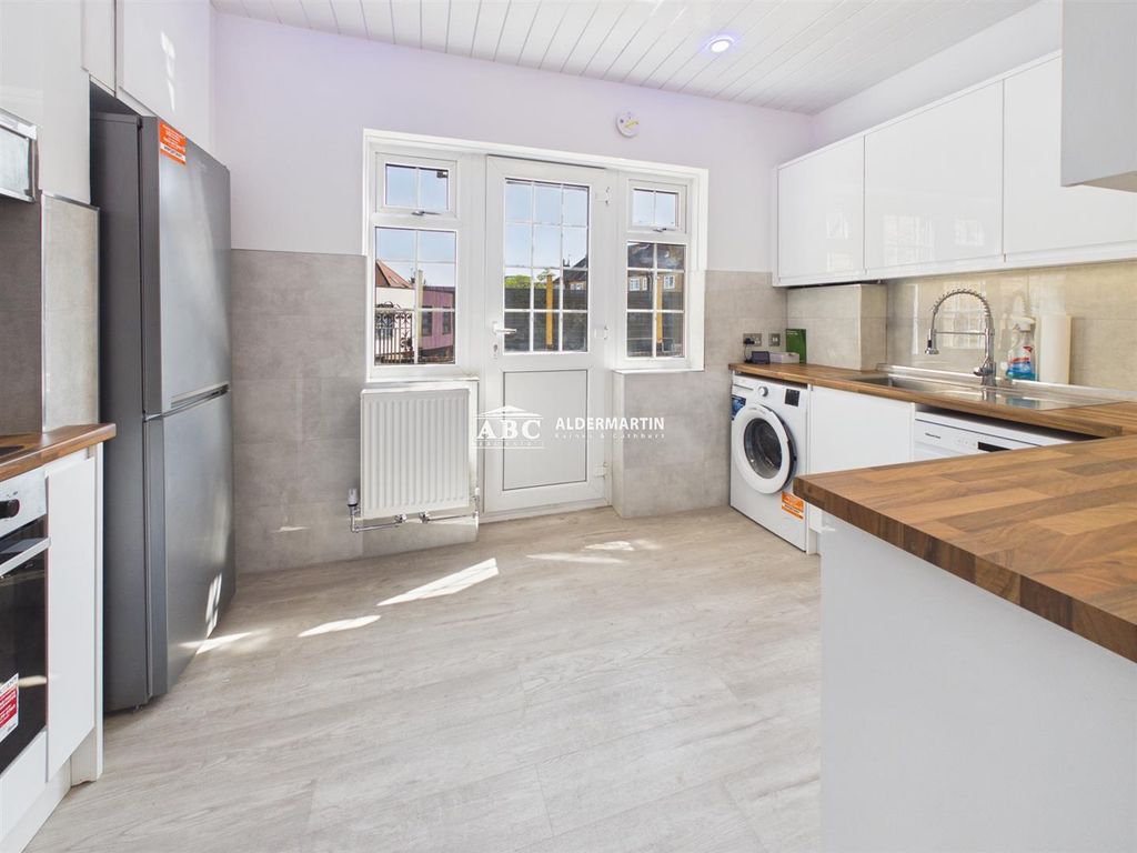 Property photo 1 of 10 Cam03827G0-Pr0170-Still001 - Copy.Jpg