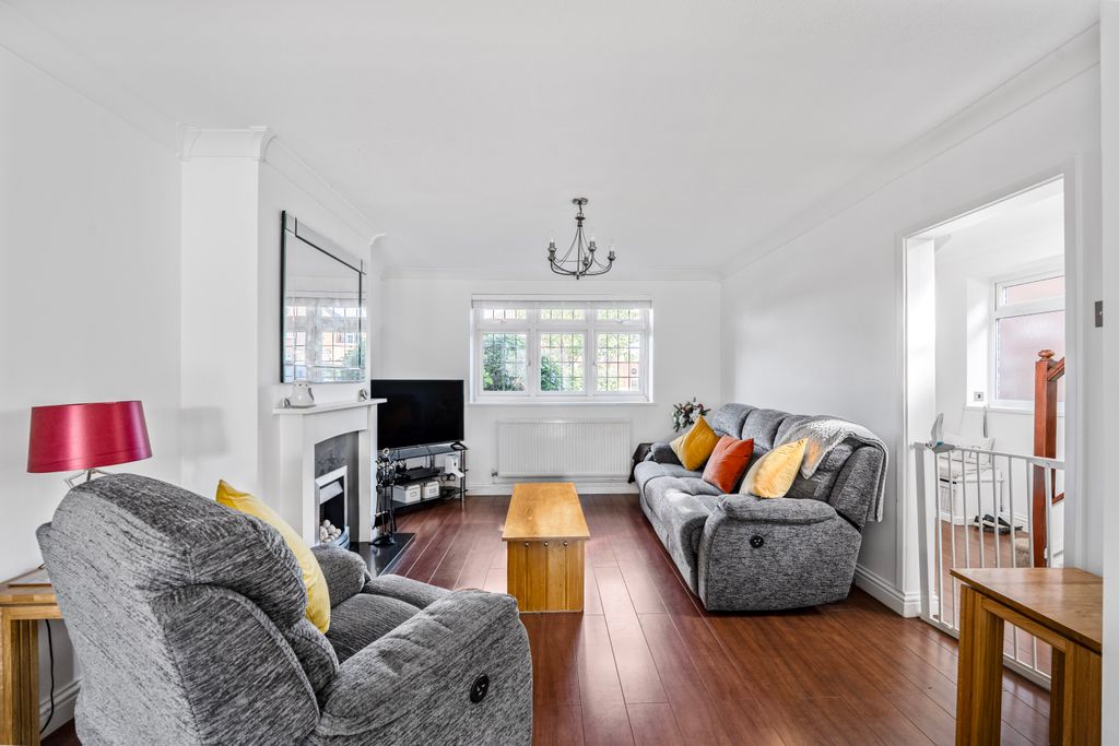 Property photo 3 of 19