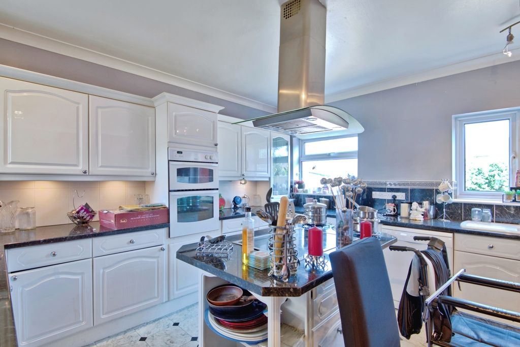 Property photo 3 of 17 Kitchen/Family Room