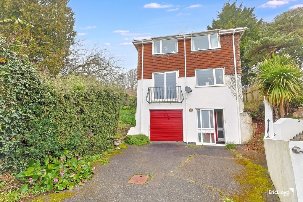 Property photo 1 of 15 Photo 13