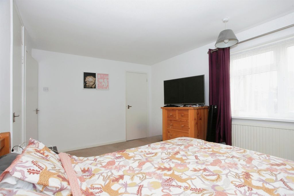 Property photo 3 of 14