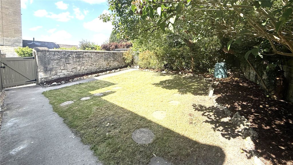 Property photo 2 of 10 Picture No. 09