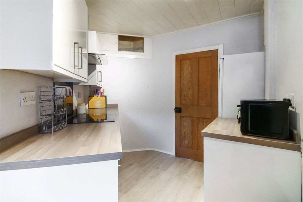 Property photo 3 of 22 Picture No. 28