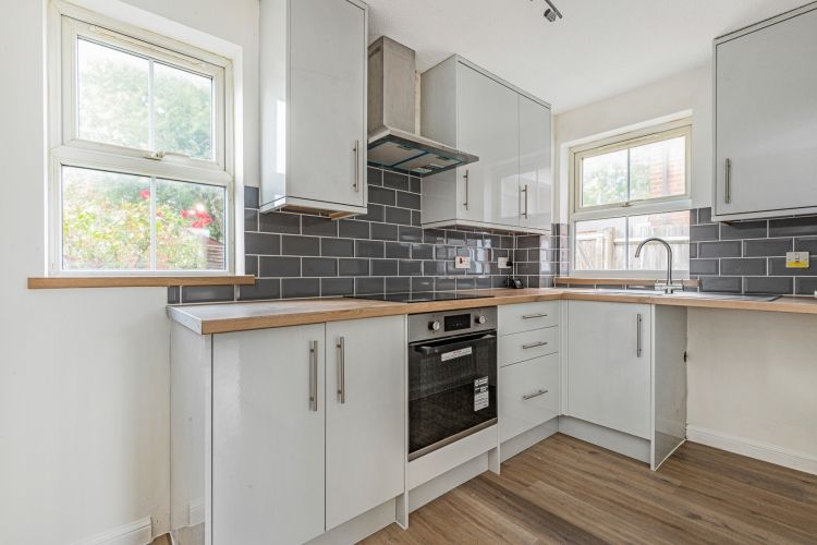 Property photo 2 of 9 302545