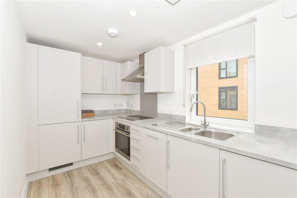 Property photo 2 of 10 Kitchen