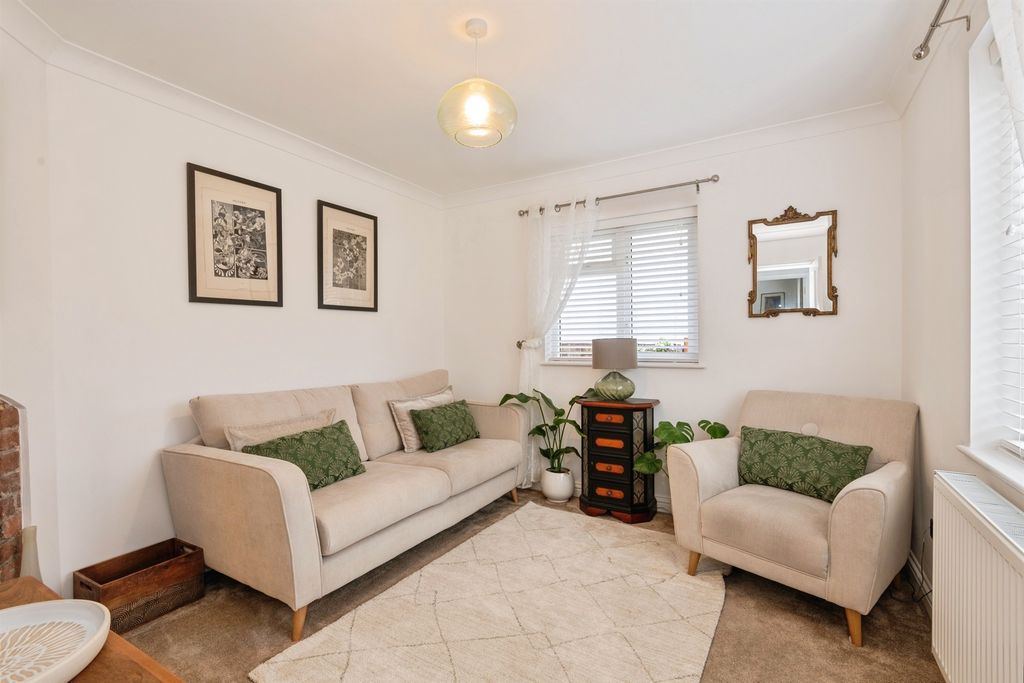 Property photo 3 of 14