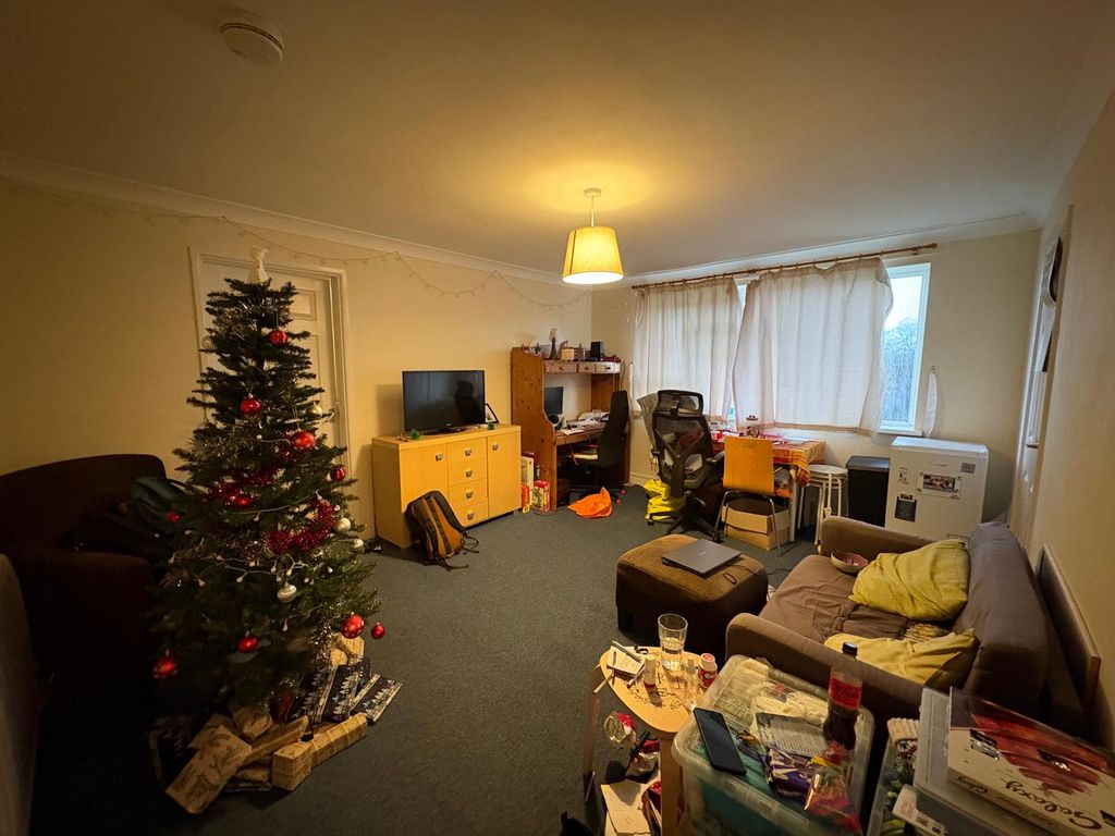 Property photo 1 of 3 Photo-2025-12-08-17-10-27