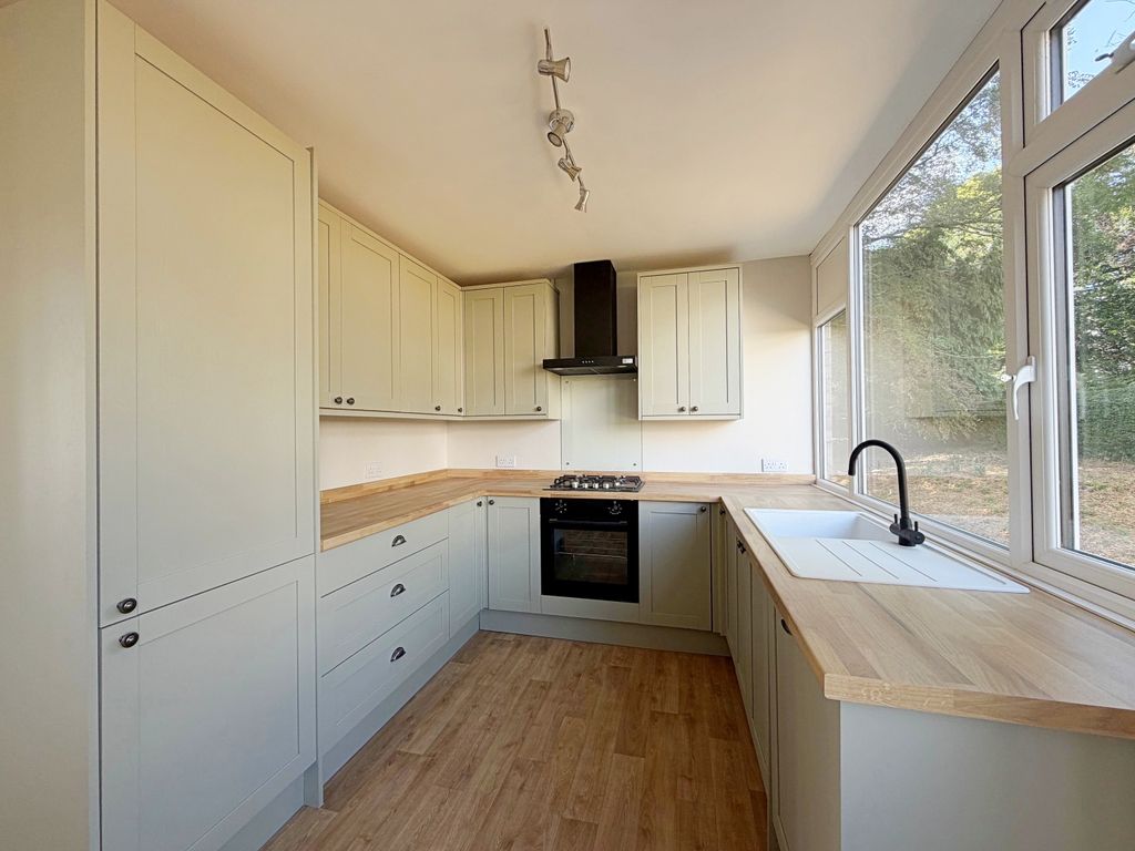 Property photo 1 of 17 Kitchen