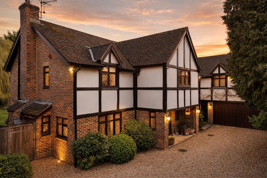 Property photo 1 of 18 E20267Af-F106-41C9-B156-2Aeeb61B0Fdb.Png