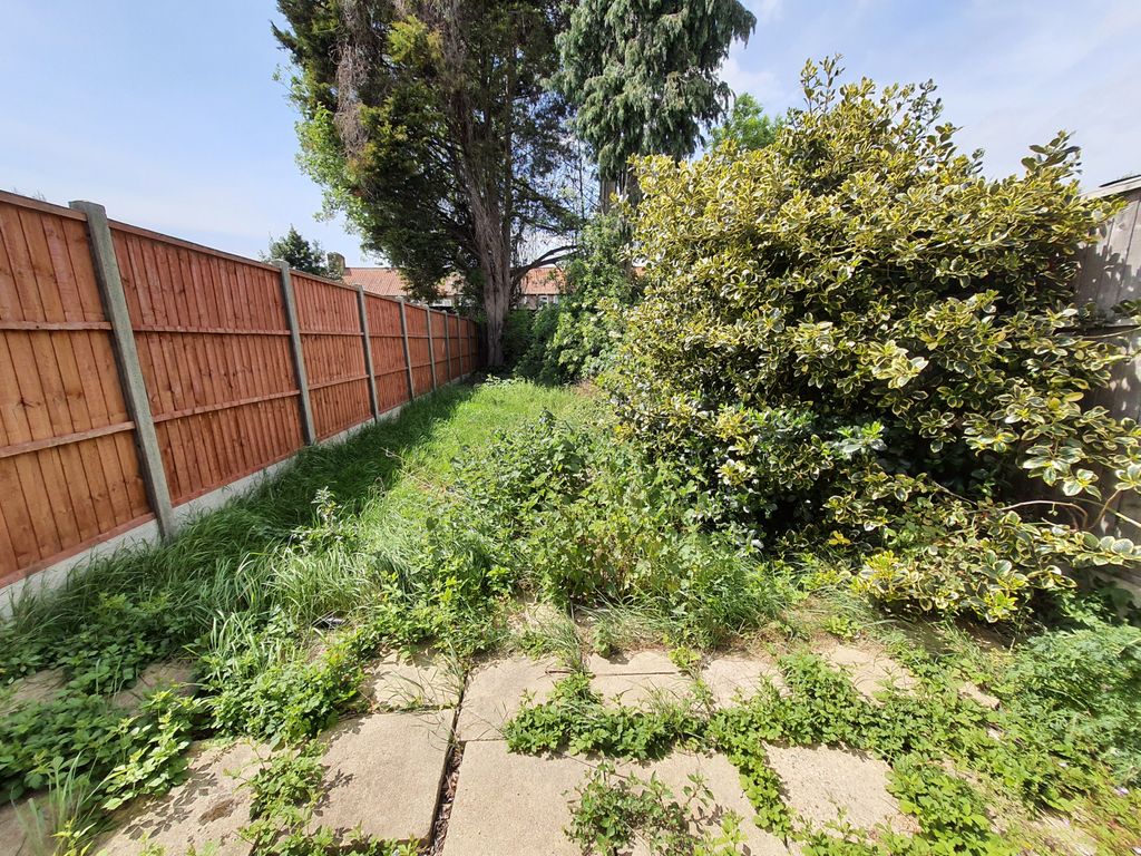 Property photo 3 of 18 Garden
