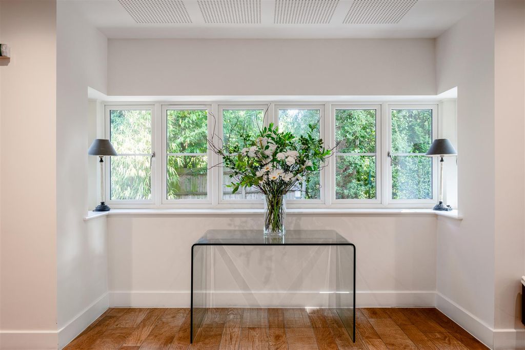 Property photo 2 of 28 3 Oakfield House-31.Jpg