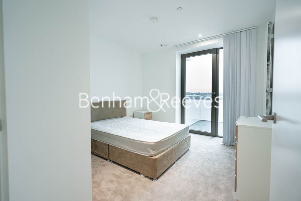 Property photo 3 of 32