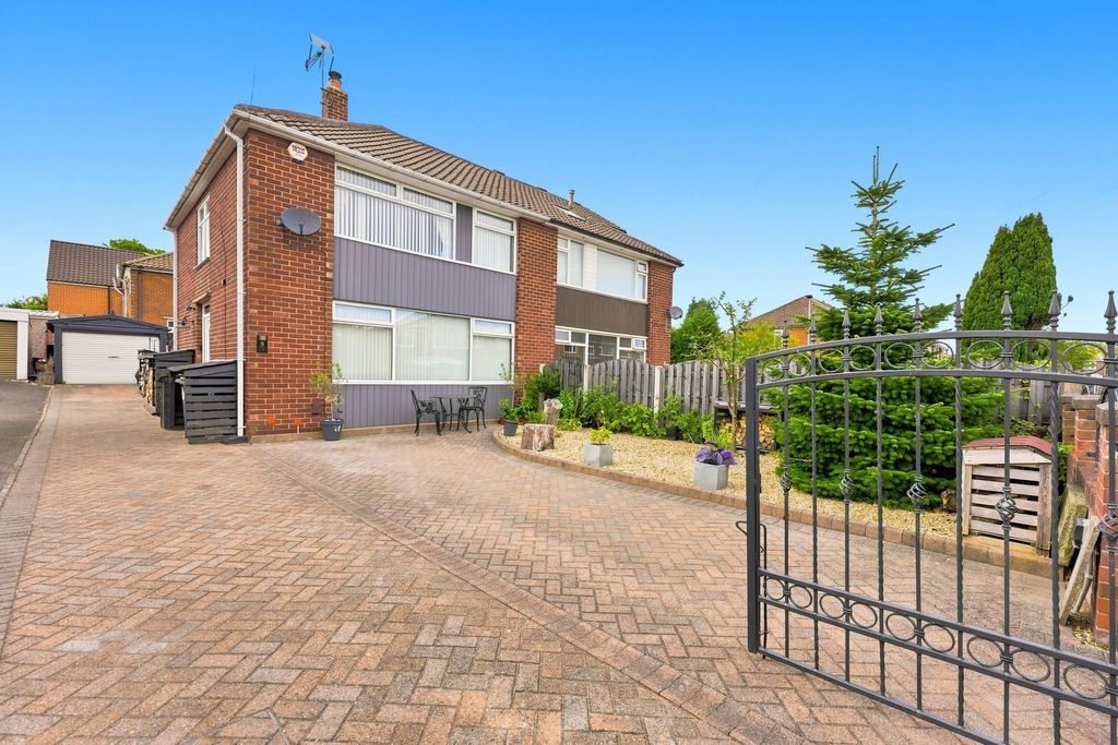 Property photo 1 of 34