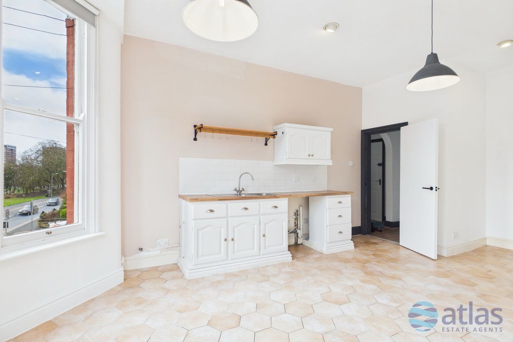 Property photo 2 of 15 Kitchen