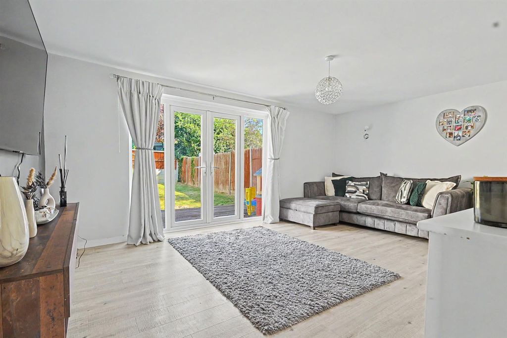 Property photo 2 of 23