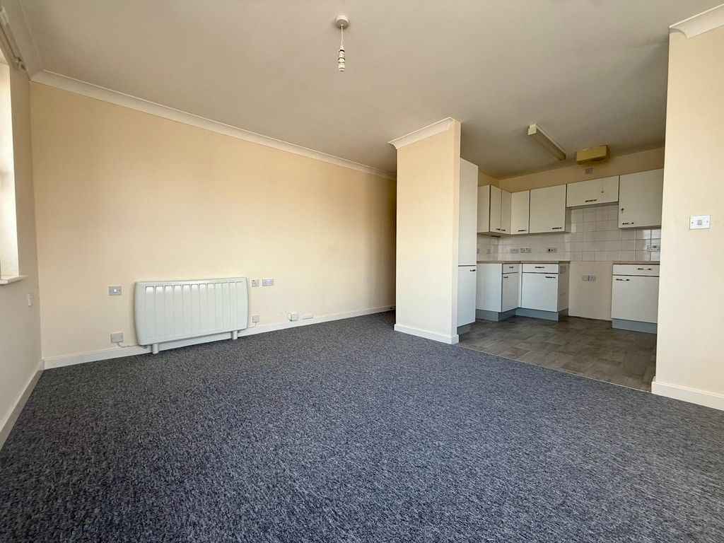 Property photo 3 of 10 Living Room