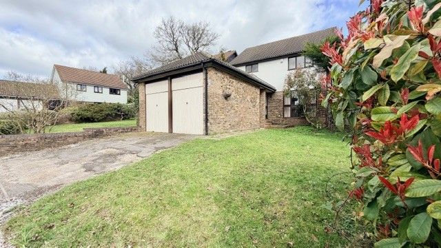 Property photo 2 of 21