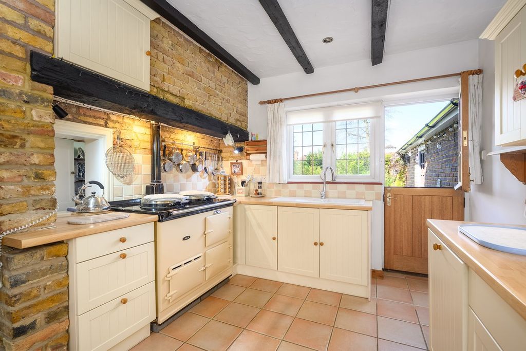 Property photo 3 of 18