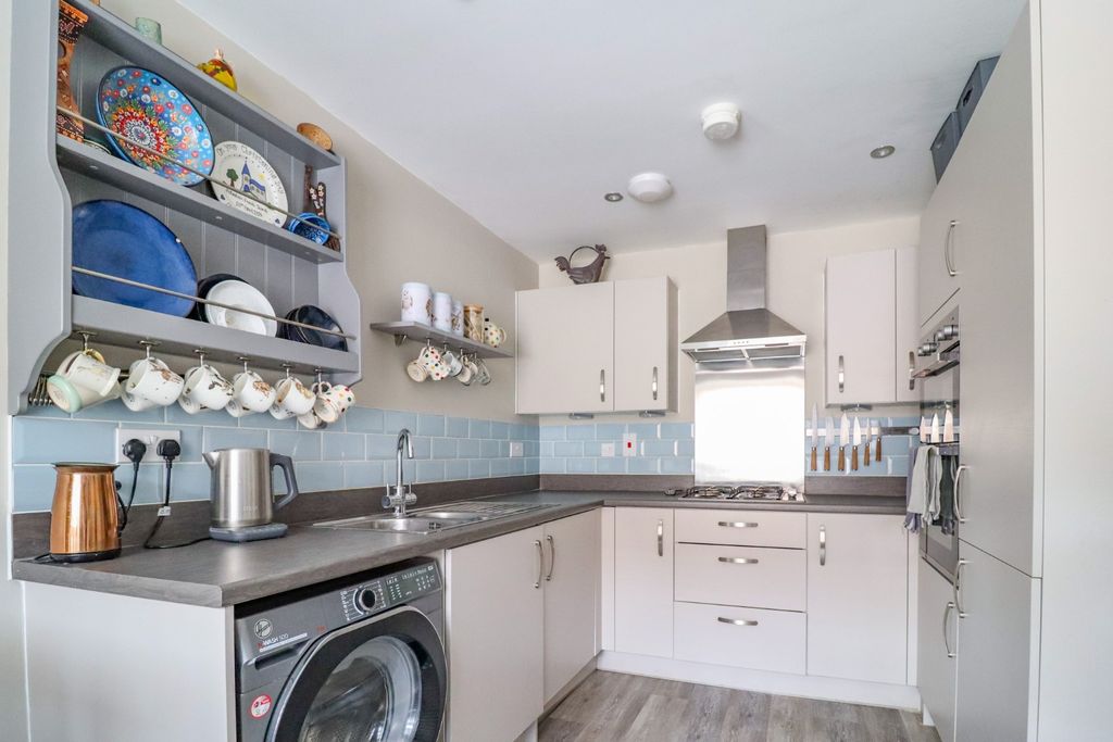Property photo 3 of 29 4480287