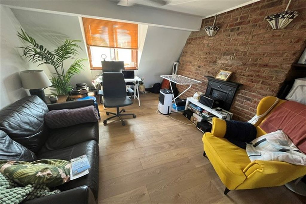 Property photo 1 of 7 (Main)