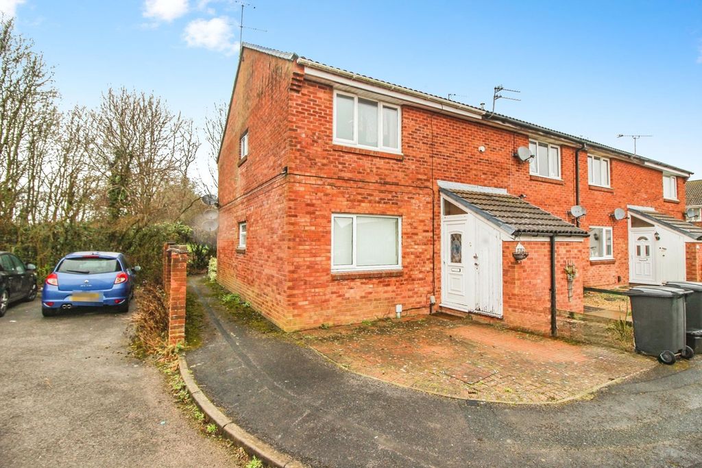 Property photo 1 of 3