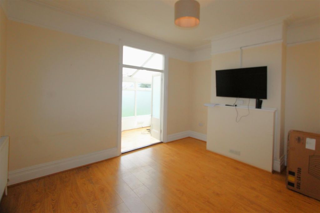 Property photo 3 of 21 3.Jpg