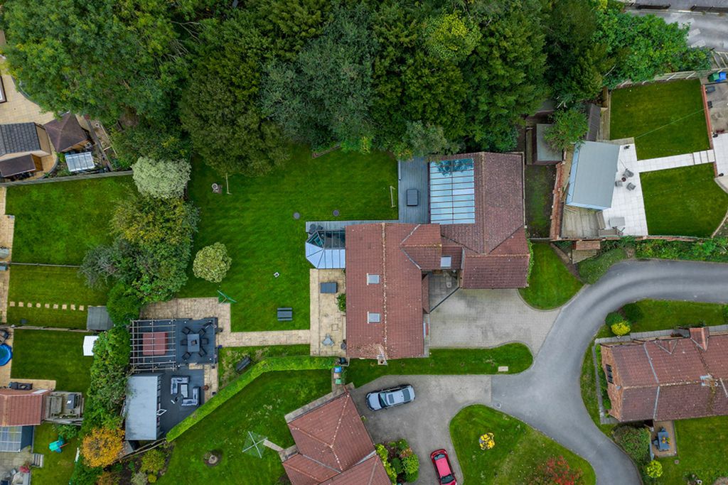 Property photo 3 of 28