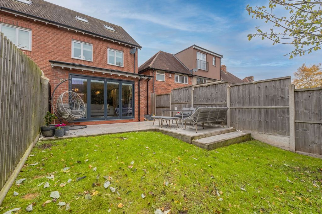 Property photo 2 of 37