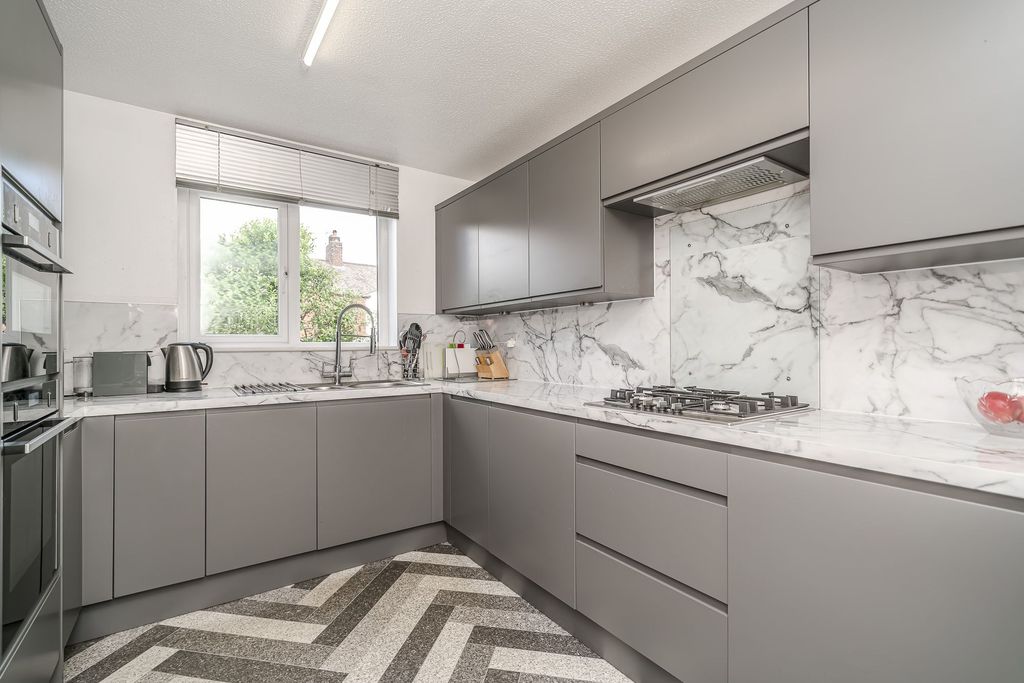 Property photo 2 of 44