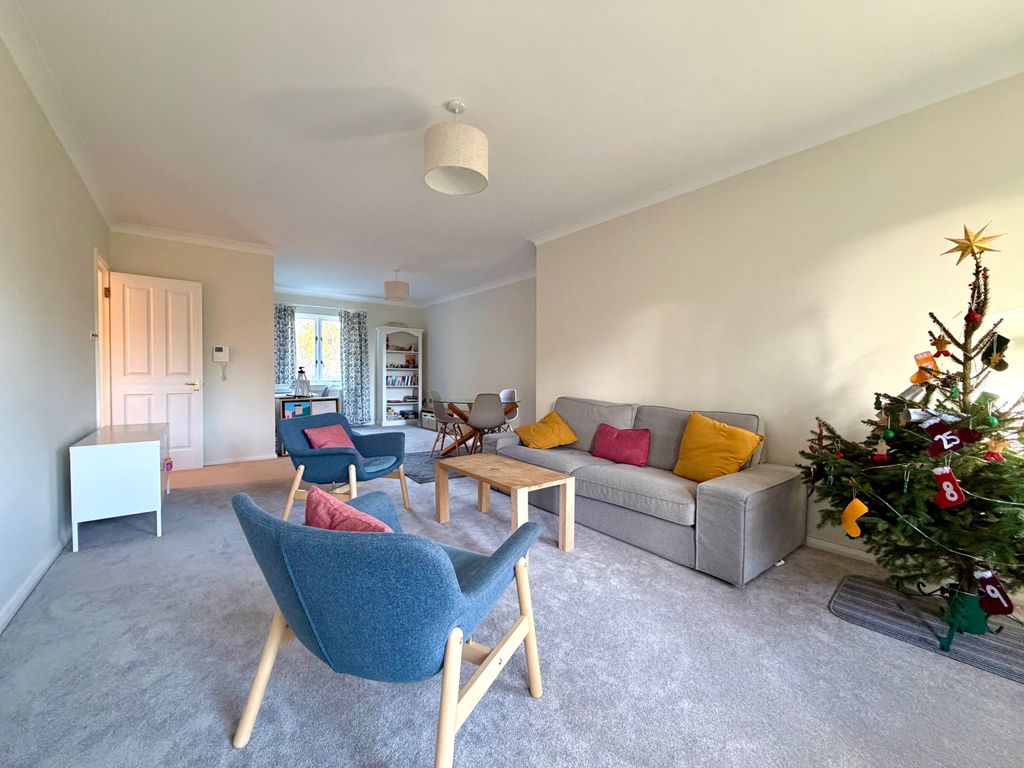 Property photo 2 of 21