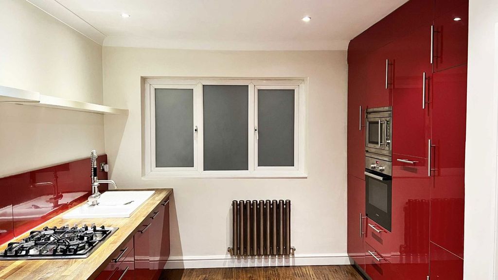 Property photo 2 of 3