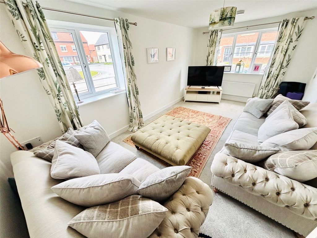 Property photo 2 of 17 Pbox-Img.Jpg