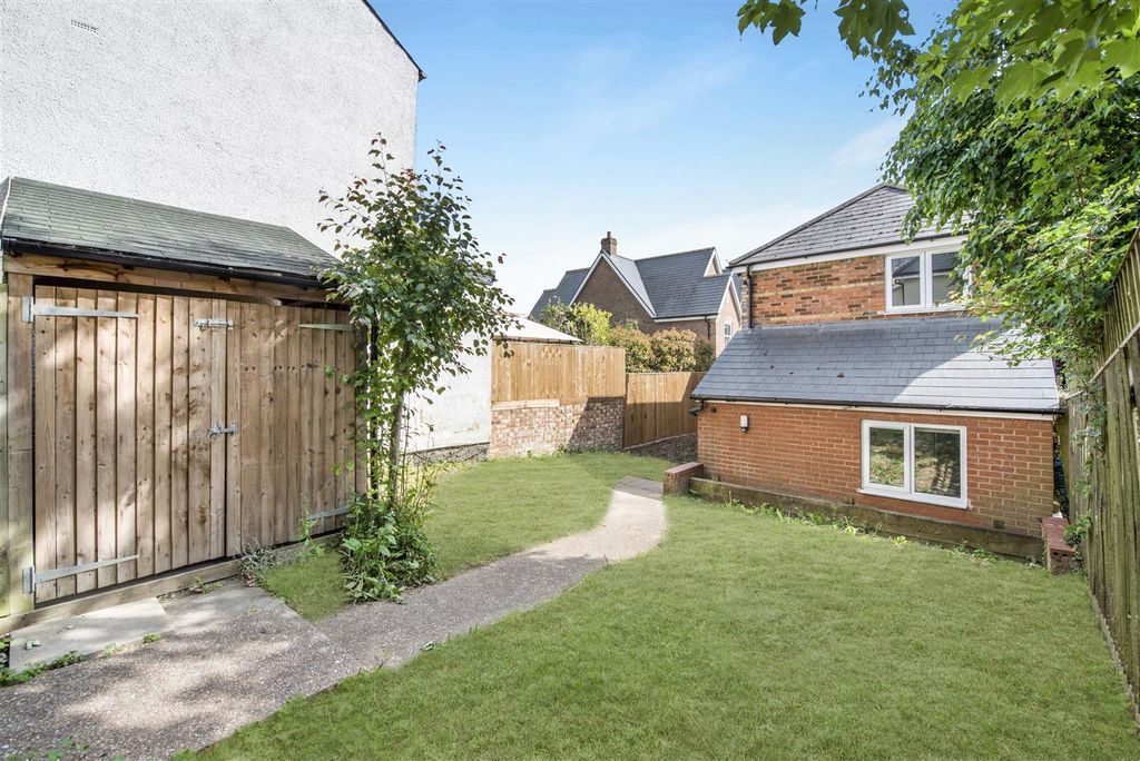 Additional image 19 of 9 bed semi-detached house for saleWalk Of Station, High Wycombe HP13