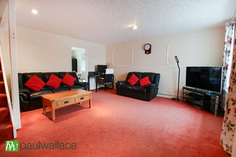 Property photo 2 of 17 Lounge