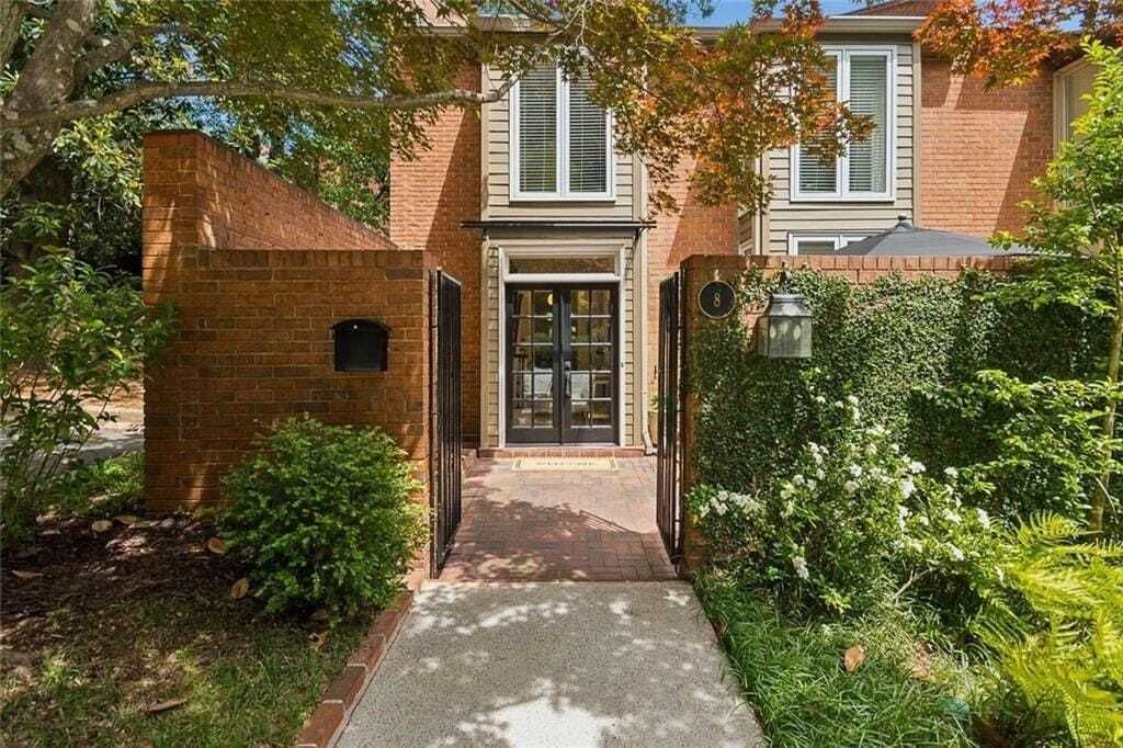 Property photo 1 of 32