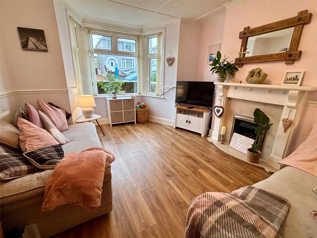 Property photo 3 of 31 Picture No. 21