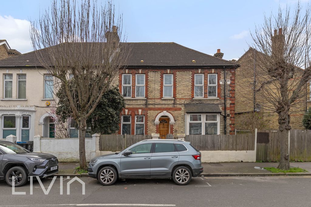 Property photo 1 of 9 1