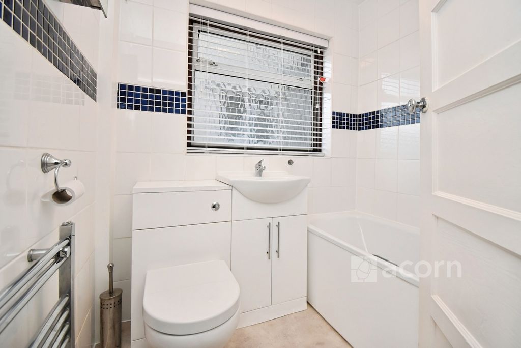 Property photo 3 of 8 Cb1B84Bd-Fileacce...