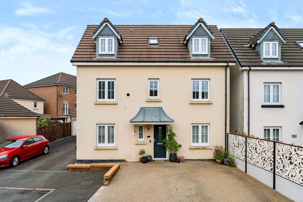 Property photo 1 of 33