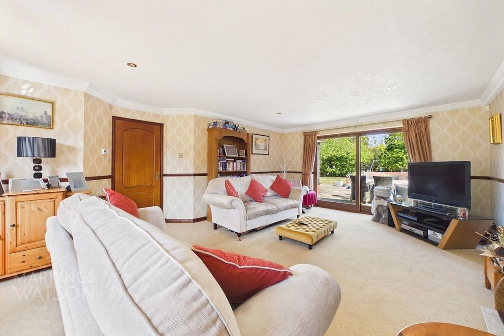 Property photo 2 of 48