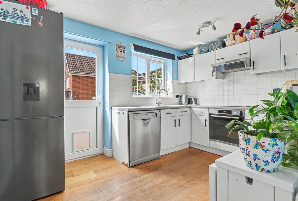 Property photo 3 of 11