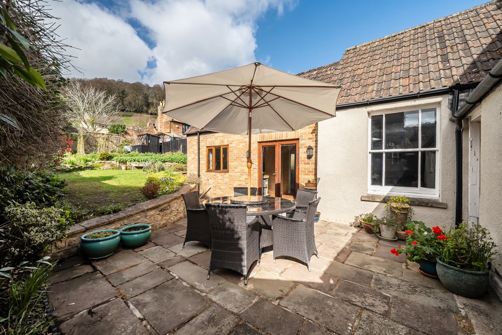 Property photo 3 of 20