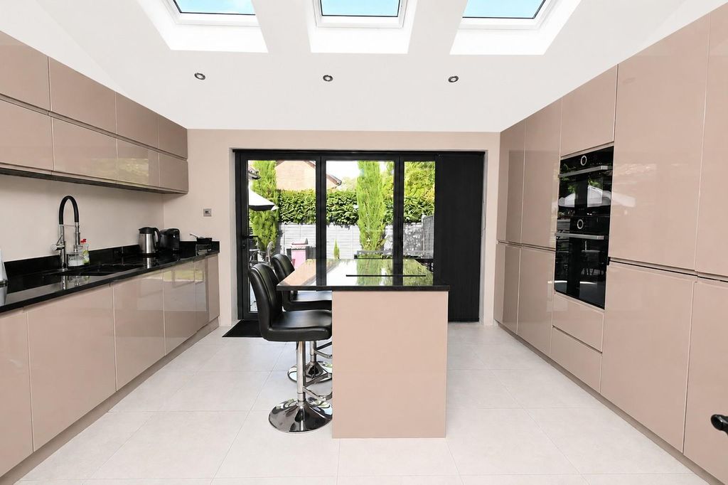 Property photo 2 of 17 Kitchen Hub