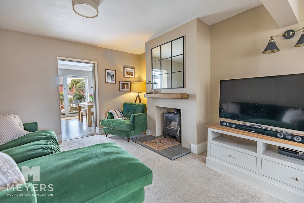 Property photo 2 of 17