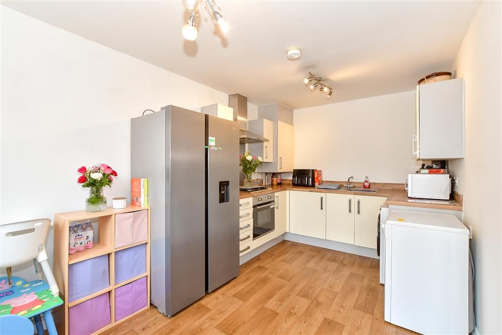 Property photo 1 of 10 Kitchen
