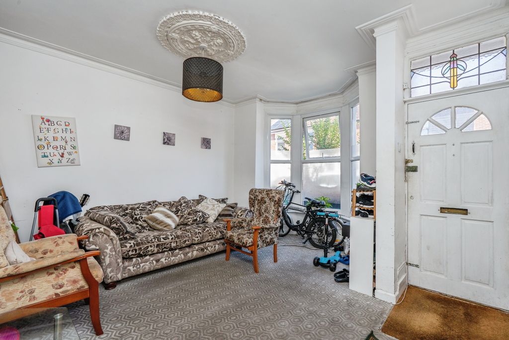Property photo 3 of 19