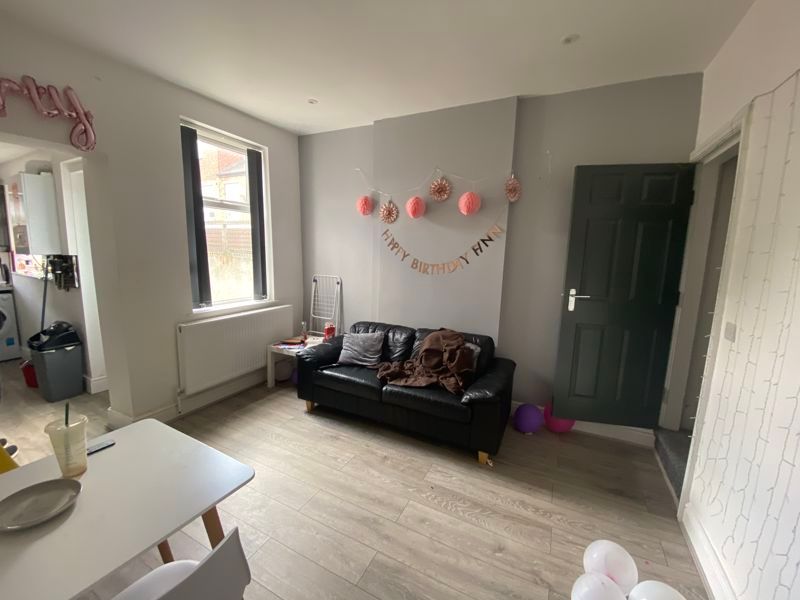 Property photo 1 of 9 Photo 12