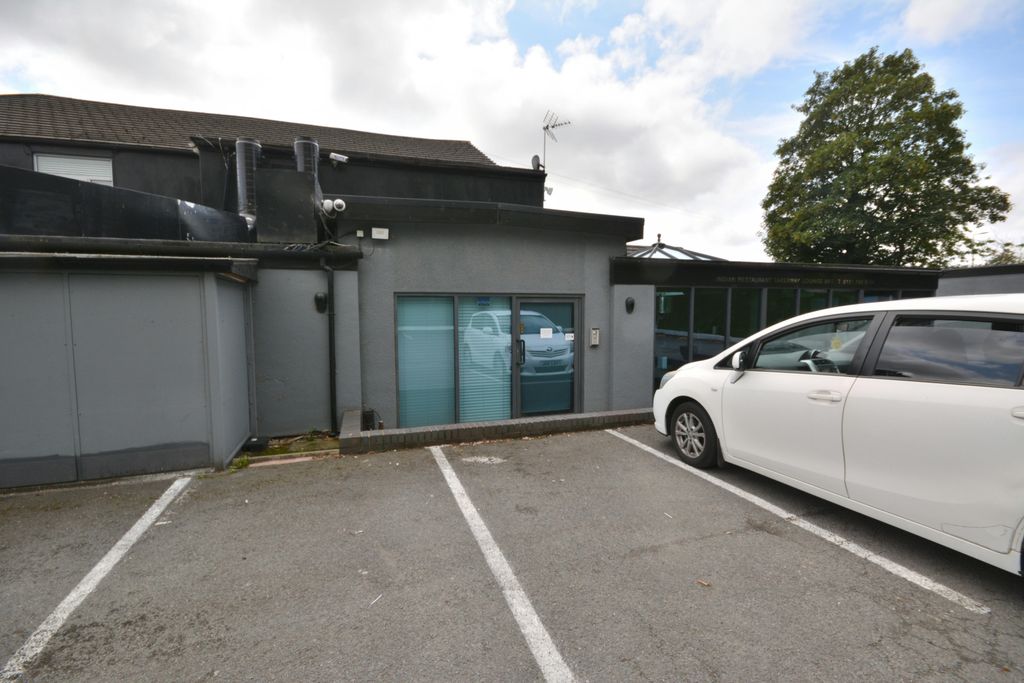 Property photo 2 of 14 Entrance