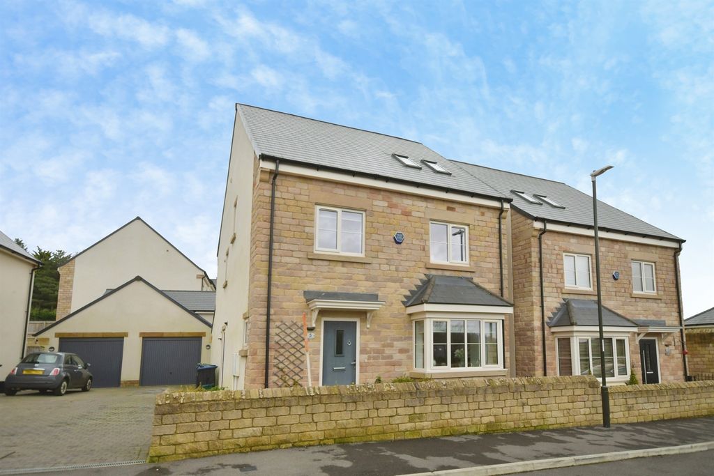 Property photo 1 of 25