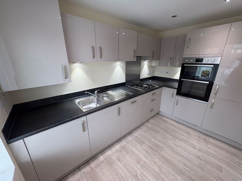 Property photo 2 of 14 Kitchen